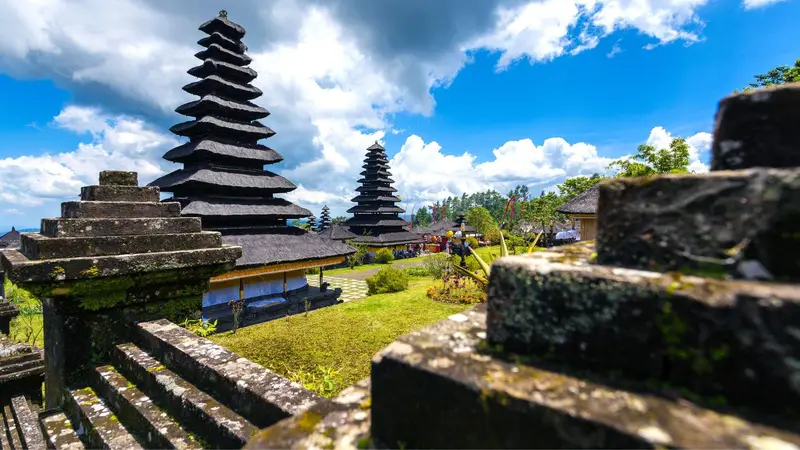 Besakih temple shrines